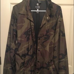 Zine Camouflage windbreaker.